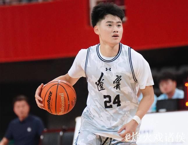 19岁天才复出爆发轰20+6+5!中国男篮新星崭露头角冲击最佳新秀 19岁天才复出爆发轰20+6+5!中国男篮新星崭露头角冲击最佳新秀